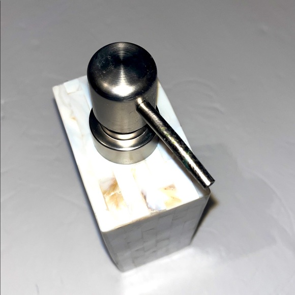 Matira Soap Pump Dispenser in White - Picture 4 of 4